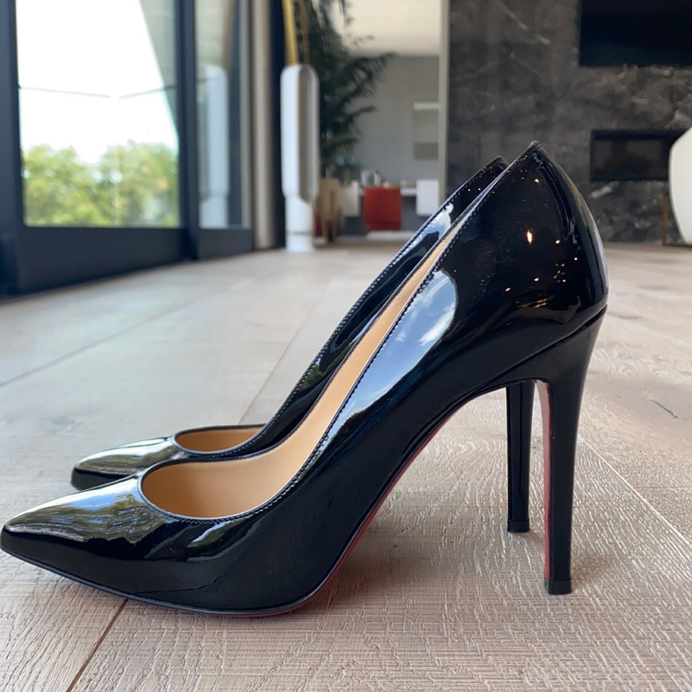 Like new worn only a few times !